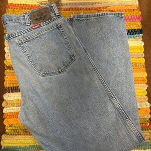 Wrangler Men's Light Blue Relaxed Jeans